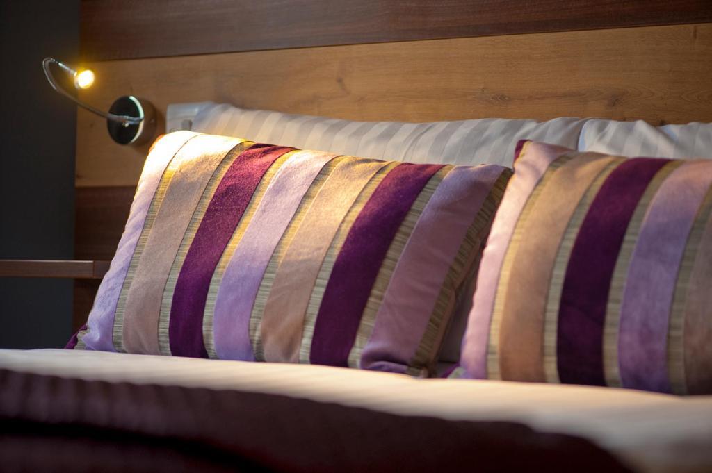 The Cedars Hotel Wokingham Bagian luar foto